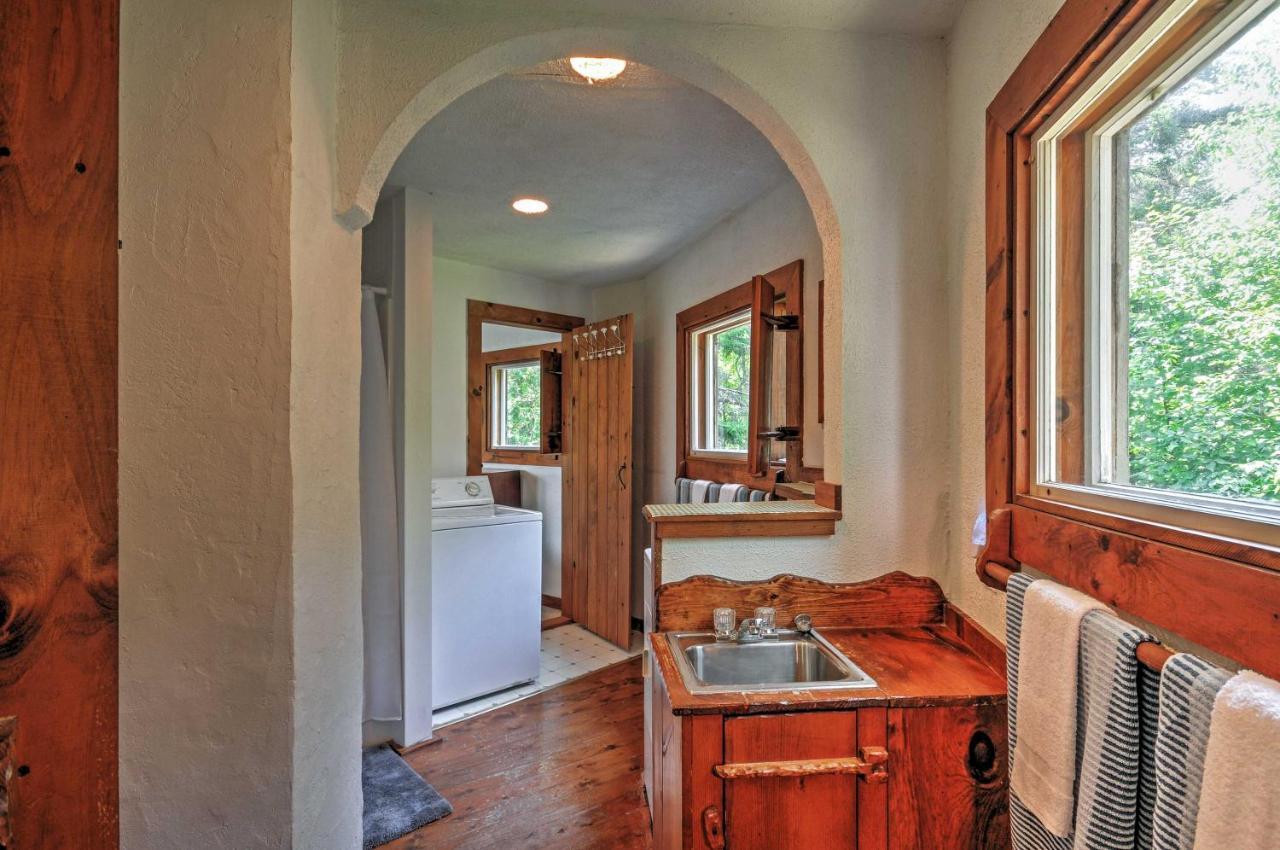 Dragonwood Castle On Waterfront With Stunning View Villa Prospect Harbor Exterior photo